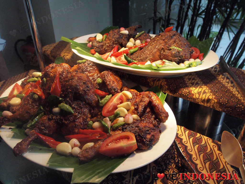 Nikmati Perkawinan Citarasa Menu Betawi dan Belanda dalam Atmosfer