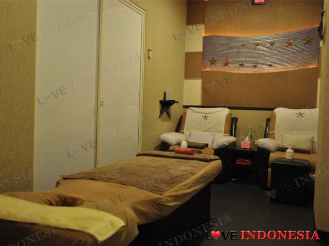 Mengendurkan Otot Secara Eksklusif di 5 Star Reflexology & Family Massage