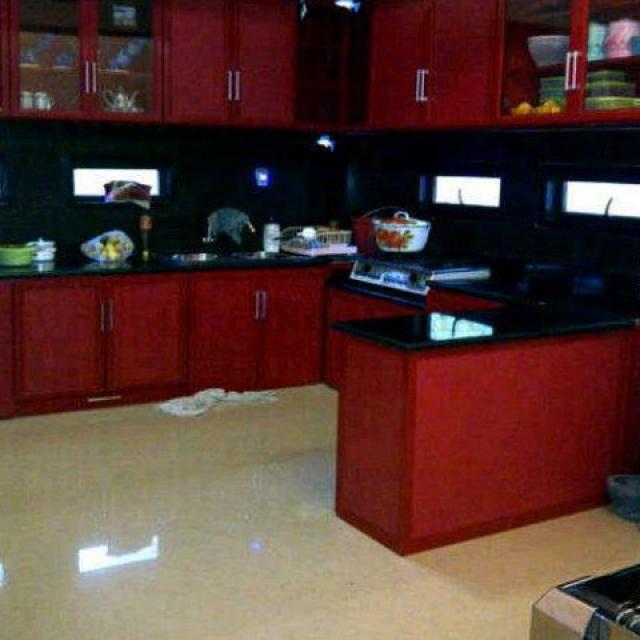 Kitchen set maroon