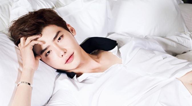 Lee Jong Suk Siapkan Kejutan untuk Penggemarnya di 2016