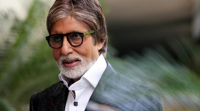 Amitabh Bachchan Menolak Beradegan Mesra dengan Deepika Padukone