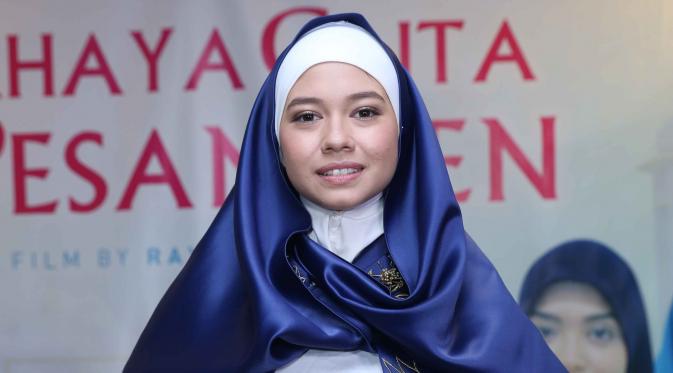 Yuki Kato Mulai Belajar Mengenakan Hijab