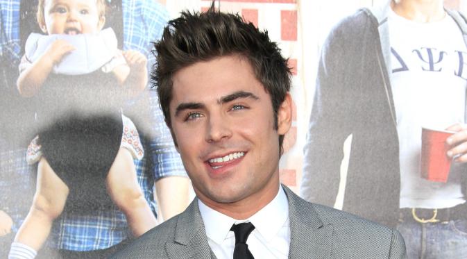 Zac Efron Pamer Tubuh Seksi Demi Film Baywatch