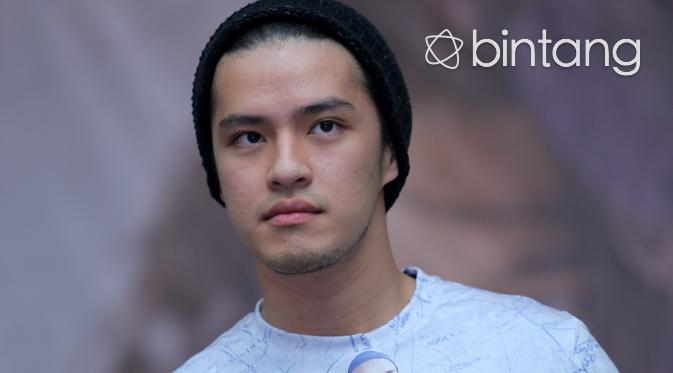 Morgan Oey Terkejut Lihat Akting Giring Nidji di Jilbab Traveler