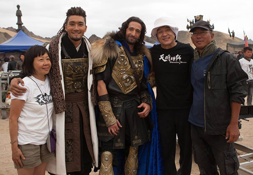 Foto Siwon, Adrien Brody, dan Jackie Chan di Lokasi Syuting Dragon Blade