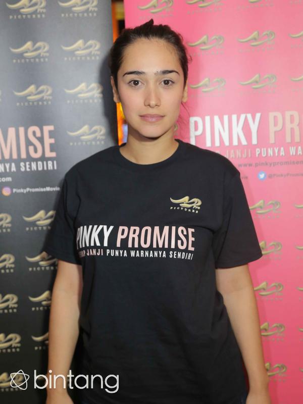 Main Film Pinky Promise, Alexandra Gottardo Gemetaran