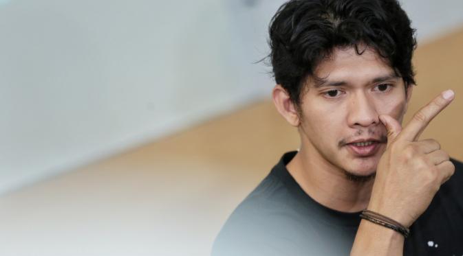 Iko Uwais Belajar Akting di Film Headshot oleh Chelsea Islan