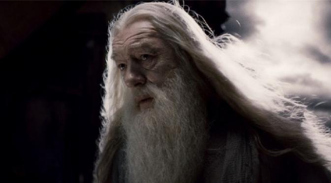 Mencari Pemeran Dumbledore di Film Fantastic Beasts 2