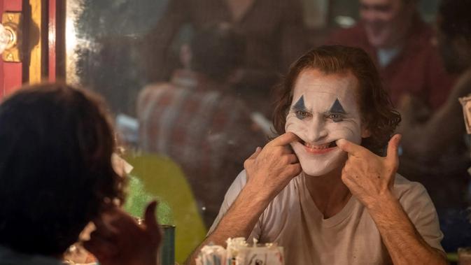 Perankan Joker, Joaquin Phoenix Belajar dari Penderita Gangguan Tertawa