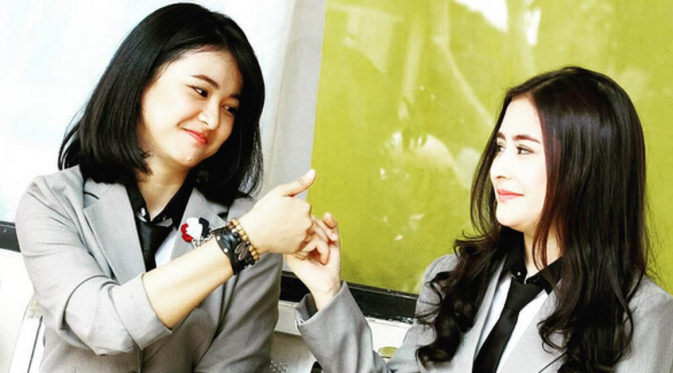 Prilly Latuconsina dan Adinda Azani Akur Demi Aliando Syarief