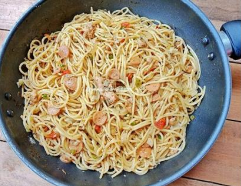 Hot Spaghetti Aglio Olio Chicken