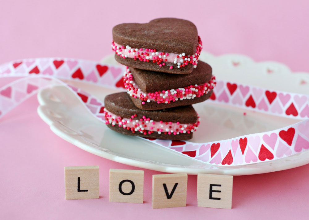 Resep Coklat Spesial Valentine 'Love Pink Chocolate'