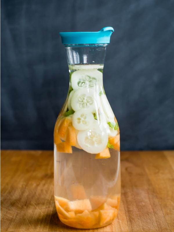 Minuman Segar untuk Buka Puasa Sore Ini #2 Infused Water Timun+Melon+Mint