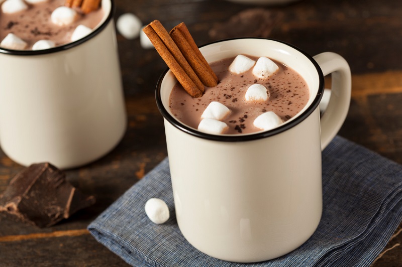 Temani Waktu Bersantai di Malam Hari, Bikin 3 Variasi Hot Chocolate Yuk biar Tidur Makin Nyenyak!