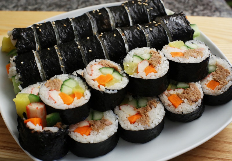 Yummy! Resep Kimbap Masakan Khas Korea untuk Temani Weekend Anda di Rumah