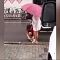 Viral, Video Wanita Muda di China Perintahkan sang Ibu Bersihkan Kaki yang Kotor ..