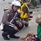 Viral Polisi Bopong Kakek Lumpuh, Netizen: Benar-Benar Polisi Berhati Malaikat ..
