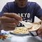 Viral Youtuber Makan Campuran Makanan Kucing dengan Nasi Goreng ..