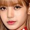 Jarang Perlihatkan Dahi, Dandanan Lisa BLACKPINK Tanpa Poni di Bandara Buat Netizen  ..