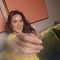 4 Potret Virtual Photoshoot Raisa Berbaju Kuning, Sungguh Memesona ..