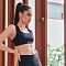 Cinta Laura Pamer Body Goals, Perut Sixpack Bikin Netizen Gagal Fokus ..