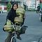 Viral Foto Emak-Emak Bawa 4 Tabung Gas Sekaligus, Netizen Terenyuh ..