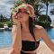 6 Potret Alyssa Daguise Berjemur Pakai Swimsuit Hitam, Netizen: Vibesnya Kendall  ..