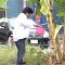 Viral Pria Ini Tanam Pohon Pisang di Tengah Jalan Raya, Setiap Hari Disirami Sendiri ..