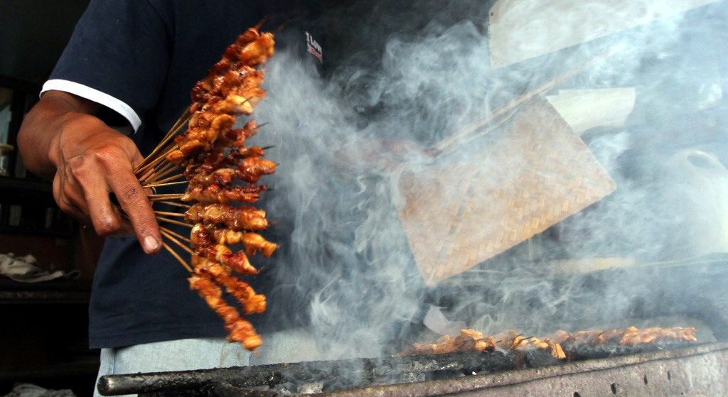 Doyan Makanan yang Dibakar, Pemuda ini Alami Hal Mengerikan