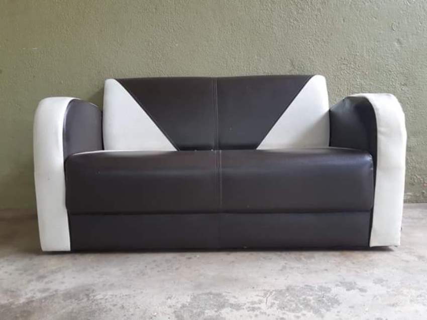 Terapes! Beli Sofa di Toko Online, Pria ini Hampir Jantungan saat Barang Datang