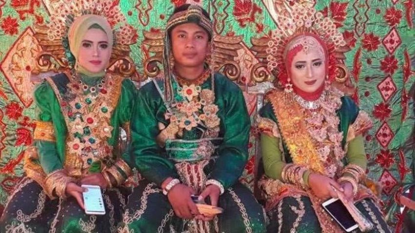 Beredar Foto Dua Wanita Duduk di Pelaminan dengan Seorang Pria, Ternyata Bukan Pasangan Pengantin