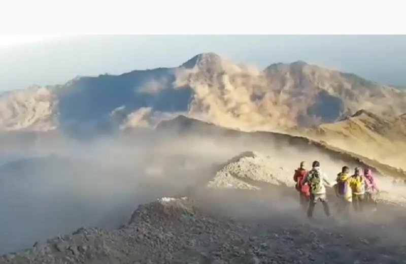 Paniknya Pendaki Gunung Rinjani saat Gempa Lombok, Videonya Viral!