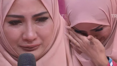 Mimpi Baca Al Fatihah, Artis Cantik Ini Masuk Islam dan Jadi Mualaf