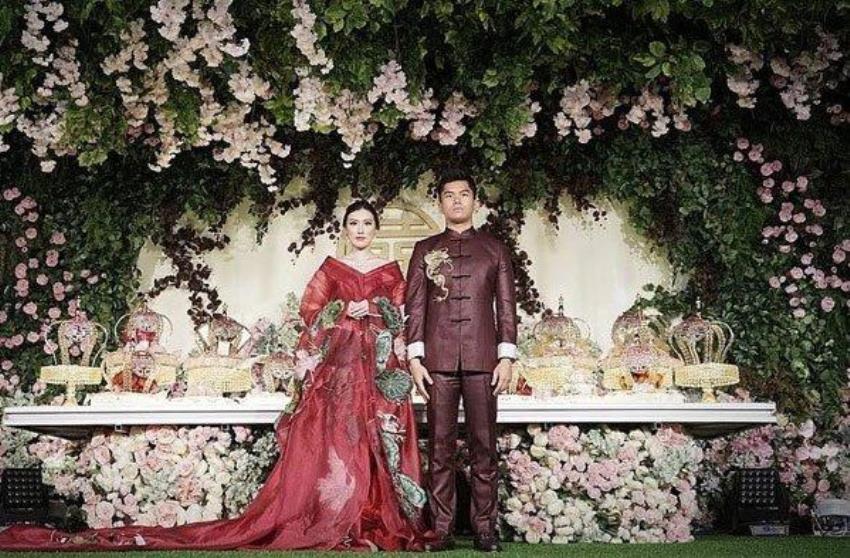 Hadirkan Band Internasional hingga Beri Souvenir Emas, Pernikahan Crazy Rich Surabaya ini Viral