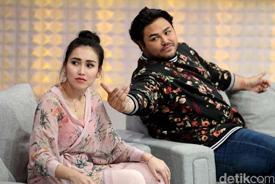 Kasihan Banget! Gara-gara Kejadian Ini, Ayu Ting Ting Disuruh Sekolah oleh Ivan Gunawan!