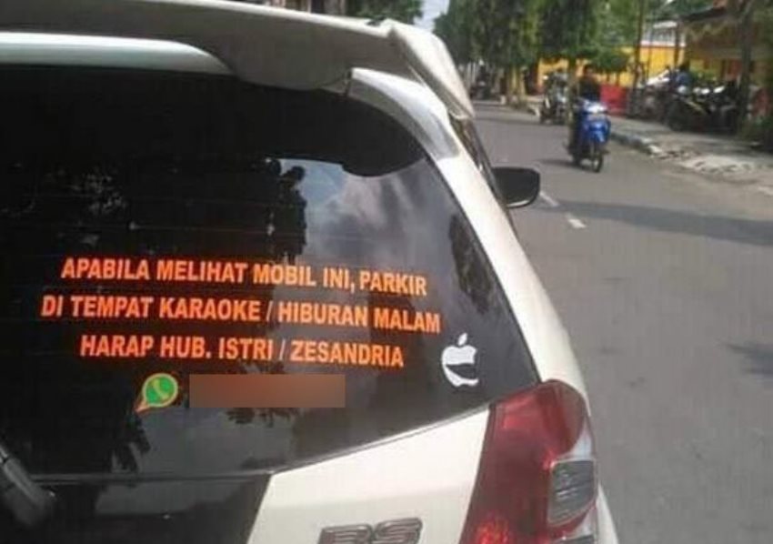 Takut Suami Mampir ke Tempat Karaoke dan Hiburan Malam, Wanita ini Pasang Nomor Aduan di Mobil