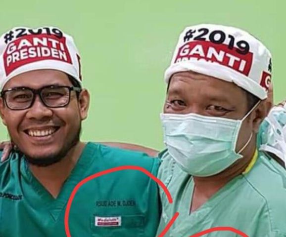 Dokter RSUD Akui Pose Pakai Atribut #2019GantiPresiden yang Viral