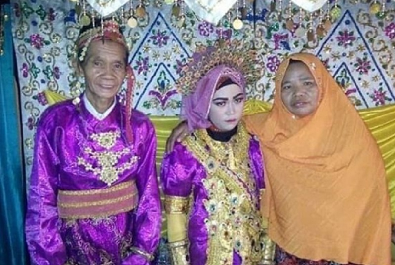 Viral Kakek Ini Nikahi Gadis 18 Tahun, Netizen: Kasihan Mukanya Cemberut