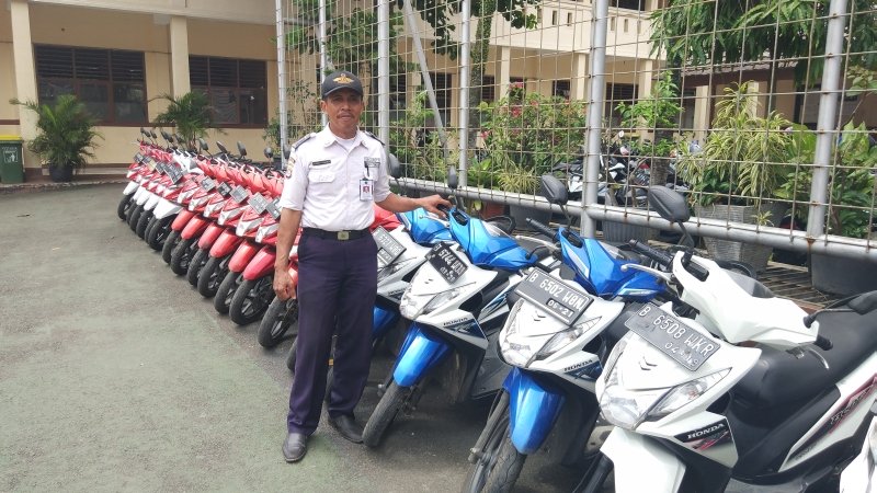 6 Fakta Unik Satpam Slamet Jadi Driver Ojol Hingga Viral Susun Motor