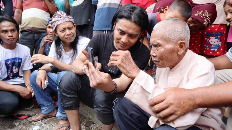 Kehadiran Caleg Perindo Chary Vanhouten di Majalengka Hebohkan Warga