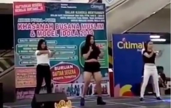 Viral Video Penampilan Dancer Seksi di Acara Islami, Netizen: Negara +62 Ada Saja Idenya