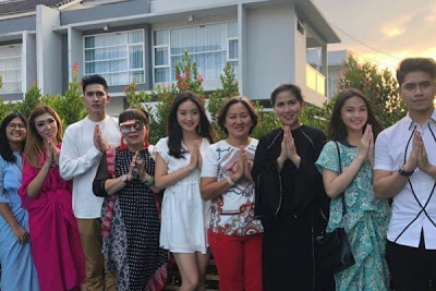 Lebaran Bersama Keluarga Verrell, Natasha Wilona Pamer Aurat! Netizen: Ga Sopan Banget!