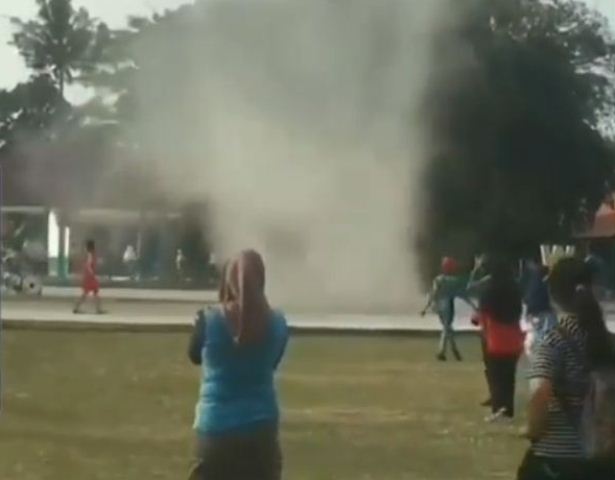 Viral Angin Puting Beliung Dijadikan Mainan Pelajar SMP