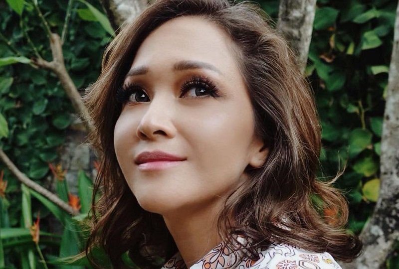 Seksinya Maia Estianty Pakai Gaun Hitam Transparan, Netizen Auto-Protes