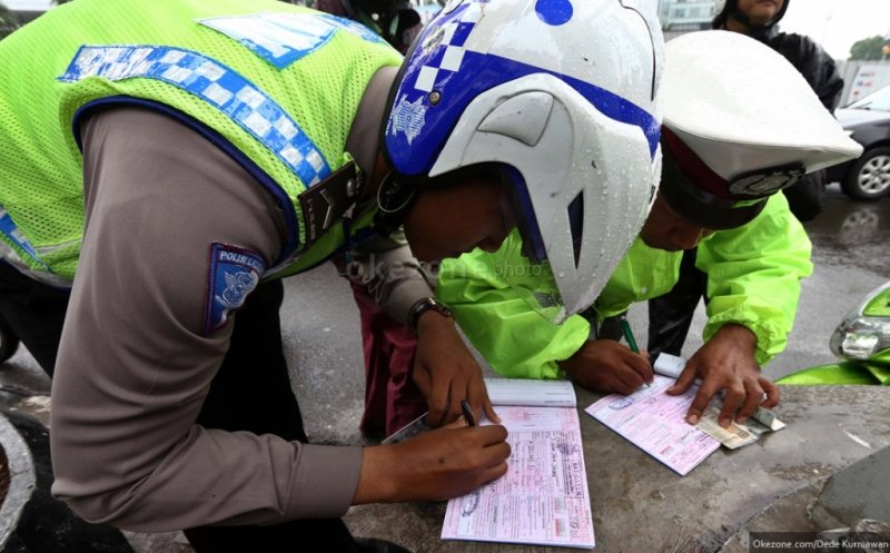 Viral Pemuda Ingin Beli SIM ke Polisi saat Ditilang Undang Tawa