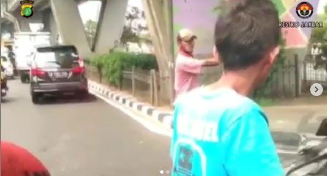 Palak Pengendara di Jakbar, 2 Pak Ogah yang Viral Ditembak Polisi