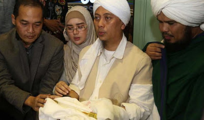 Rumah Opick Kebakaran? Begini Kondisi Rambut Nabi Muhammad SAW yang Disimpannya!