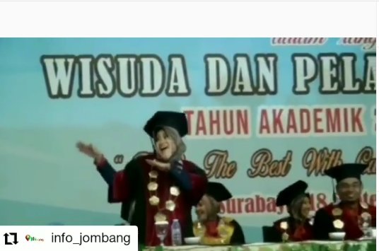 Viral, Wisudawan dan Dekan Berjoget Ria saat Acara Wisuda