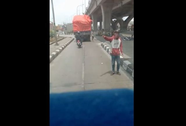 Viral Sopir Truk Dipalak Bertubi-tubi Usai Turun dari Kapal di Tanjung Priok