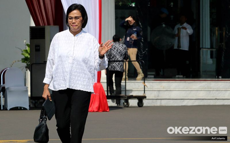 Viral Sri Mulyani Menolak Dibawakan Tas